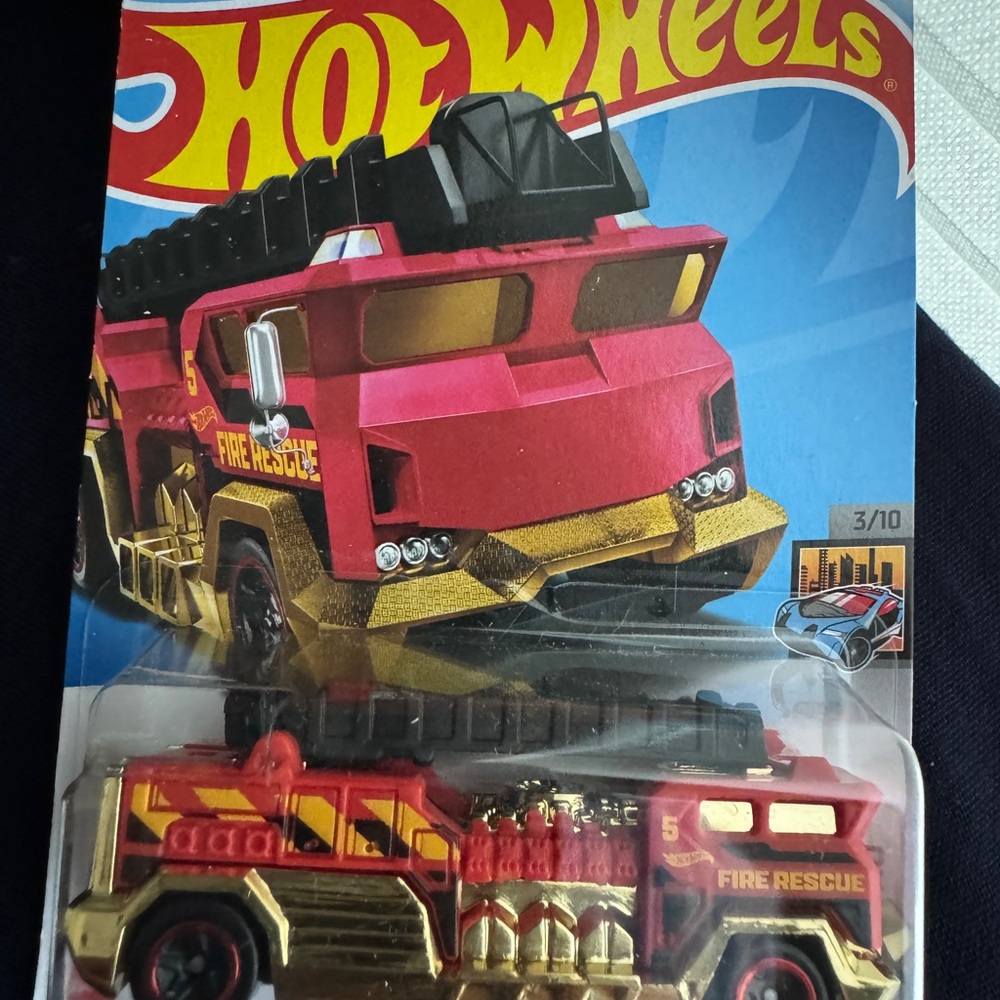 Hot Wheels Fire rescue car - Picture 3 of 5